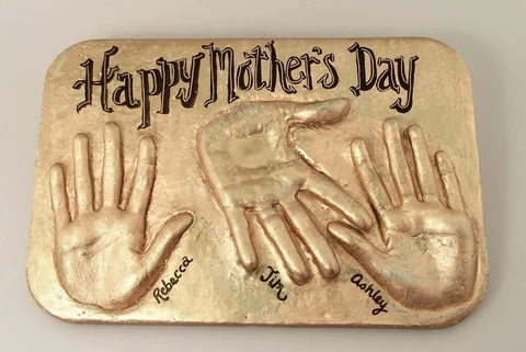 Create DIY bronze hands for a sentimental Mother's Day gift!